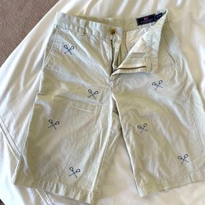Vineyard Vines shorts size 16.
